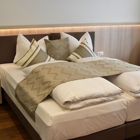 Hotel-Gasthof Weisses Ross Schwaig bei Nürnberg Extérieur photo