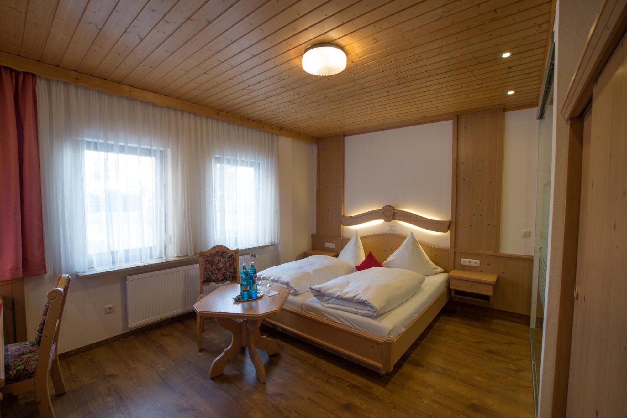 Hotel-Gasthof Weisses Ross Schwaig bei Nürnberg Extérieur photo