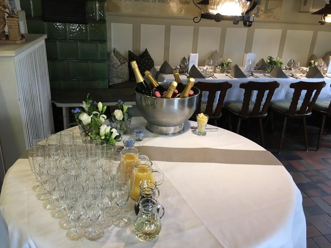 Hotel-Gasthof Weisses Ross Schwaig bei Nürnberg Extérieur photo