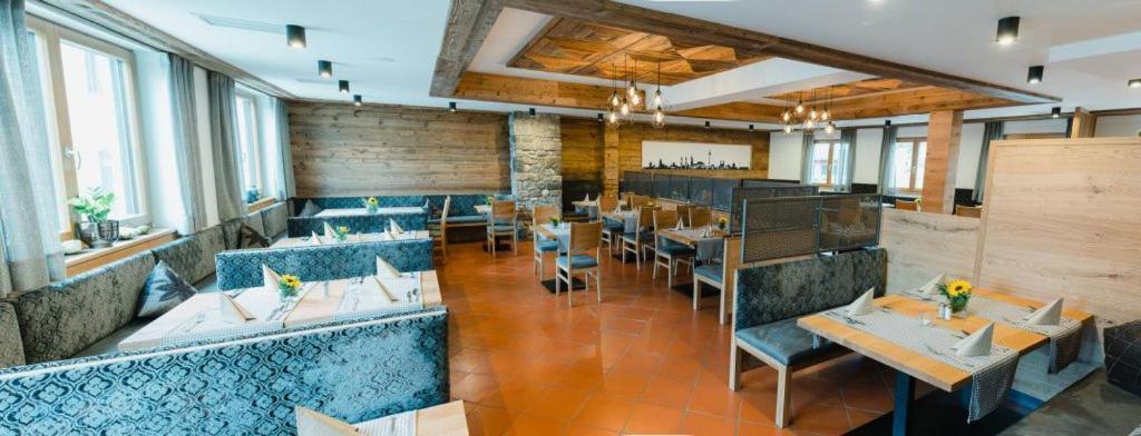 Hotel-Gasthof Weisses Ross Schwaig bei Nürnberg Extérieur photo