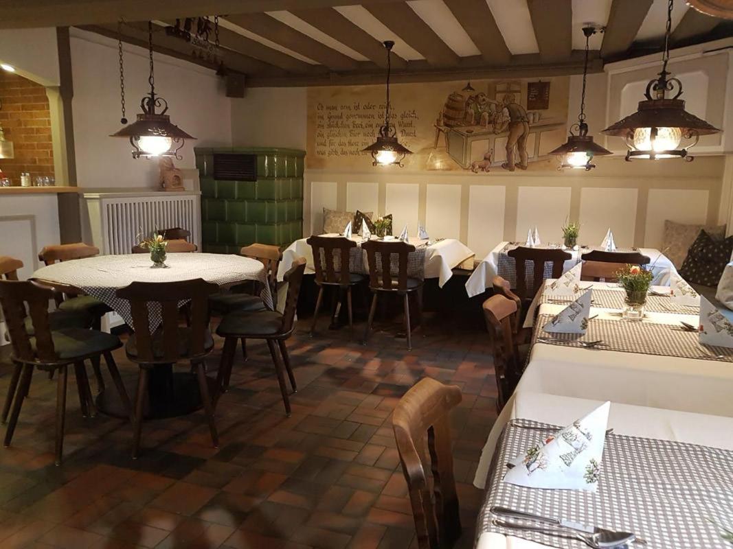 Hotel-Gasthof Weisses Ross Schwaig bei Nürnberg Extérieur photo