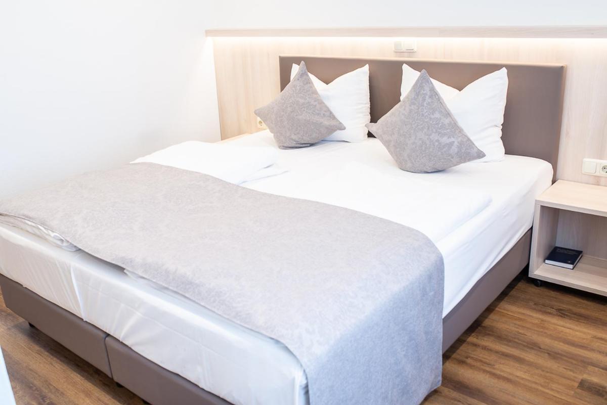 Hotel-Gasthof Weisses Ross Schwaig bei Nürnberg Extérieur photo