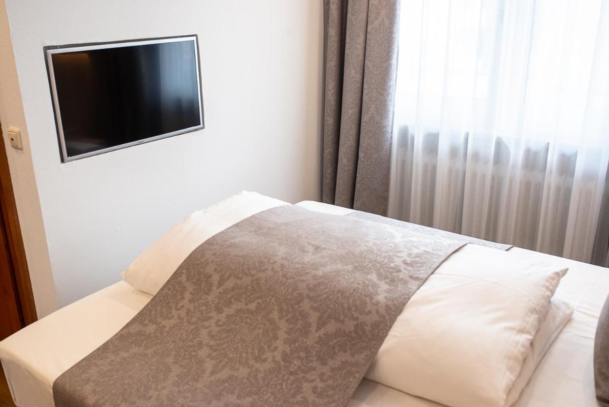 Hotel-Gasthof Weisses Ross Schwaig bei Nürnberg Extérieur photo