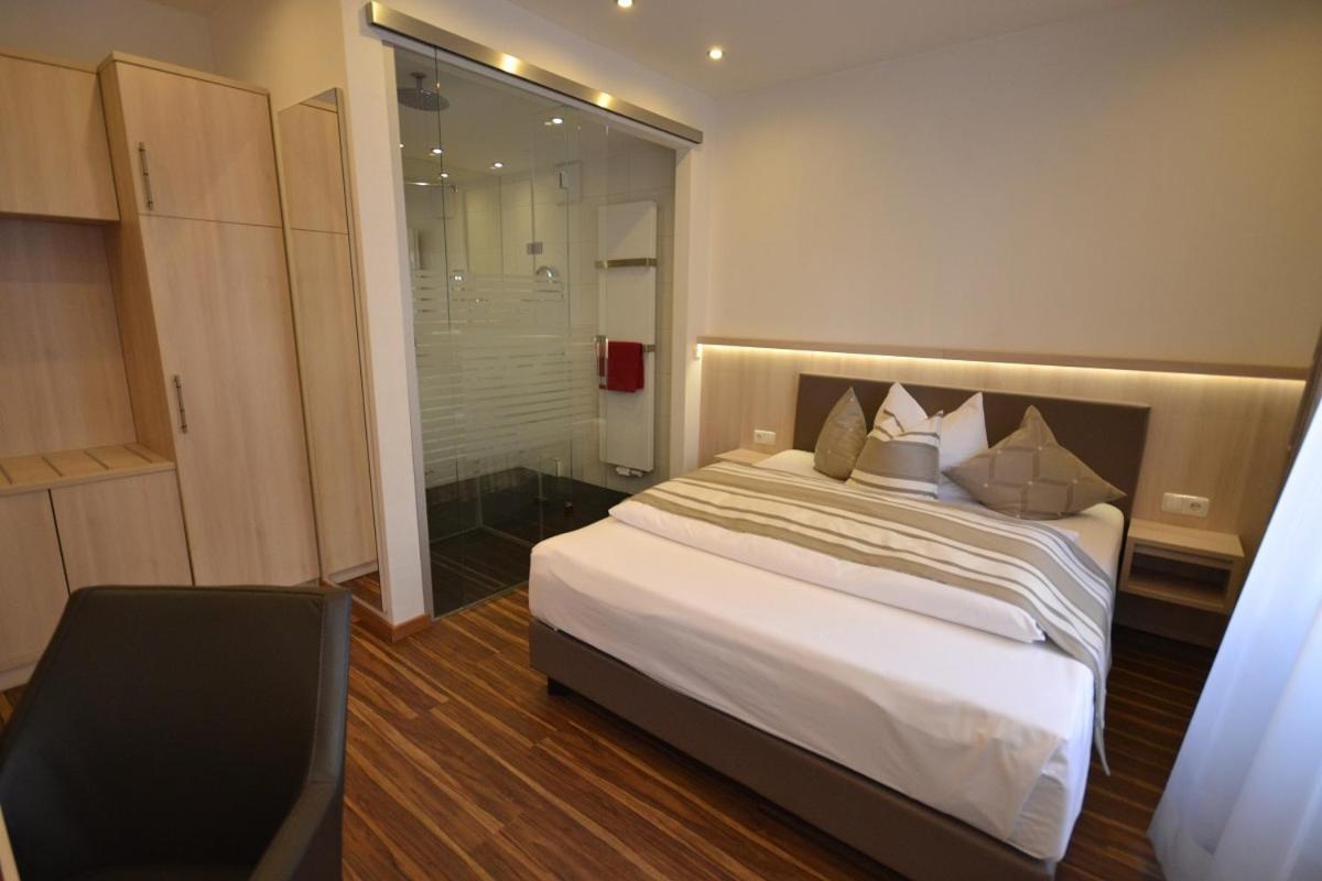 Hotel-Gasthof Weisses Ross Schwaig bei Nürnberg Extérieur photo