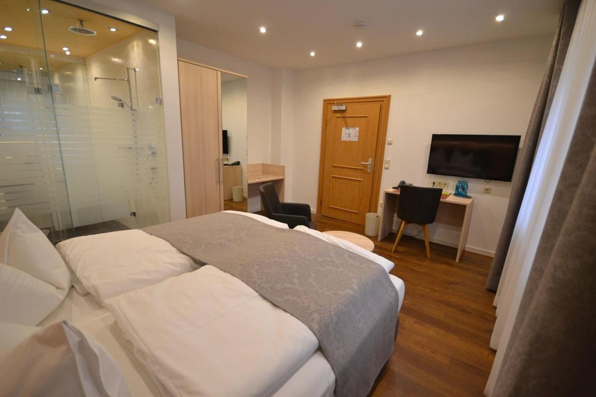 Hotel-Gasthof Weisses Ross Schwaig bei Nürnberg Extérieur photo