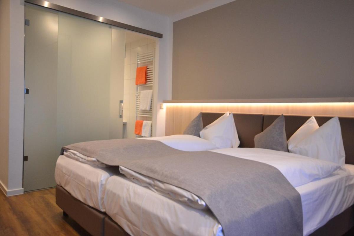 Hotel-Gasthof Weisses Ross Schwaig bei Nürnberg Extérieur photo